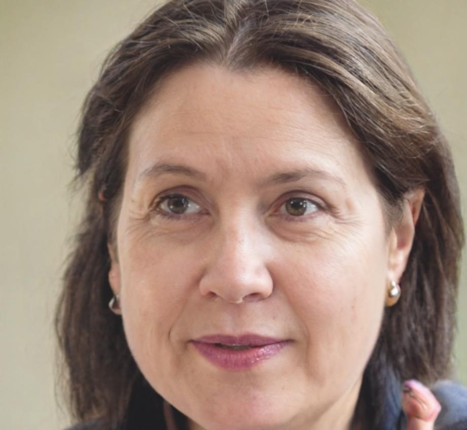 Carmen Ruiz, Gerente de Operaciones